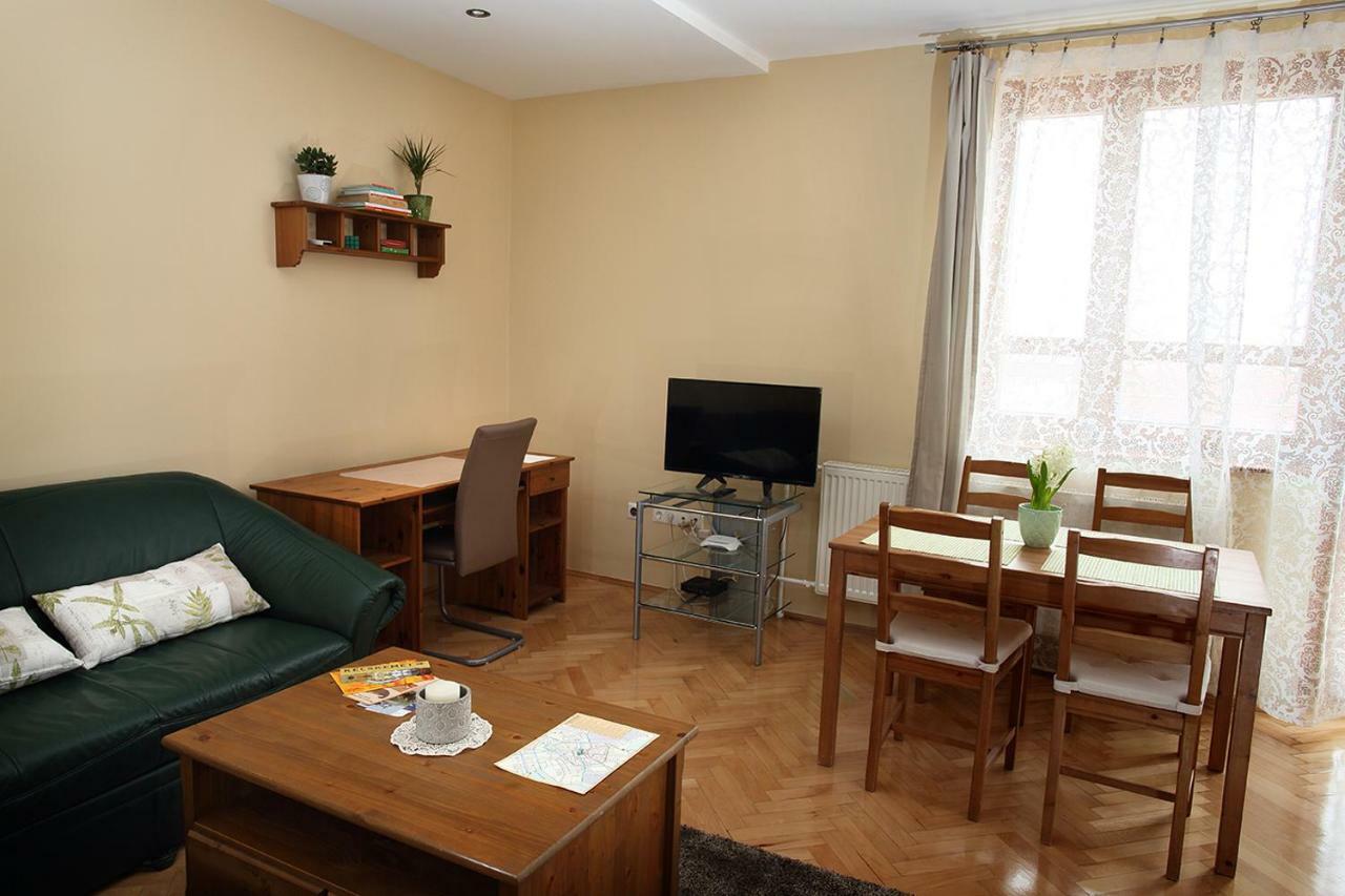 Ecomfort Apartment Kecskemet Bagian luar foto